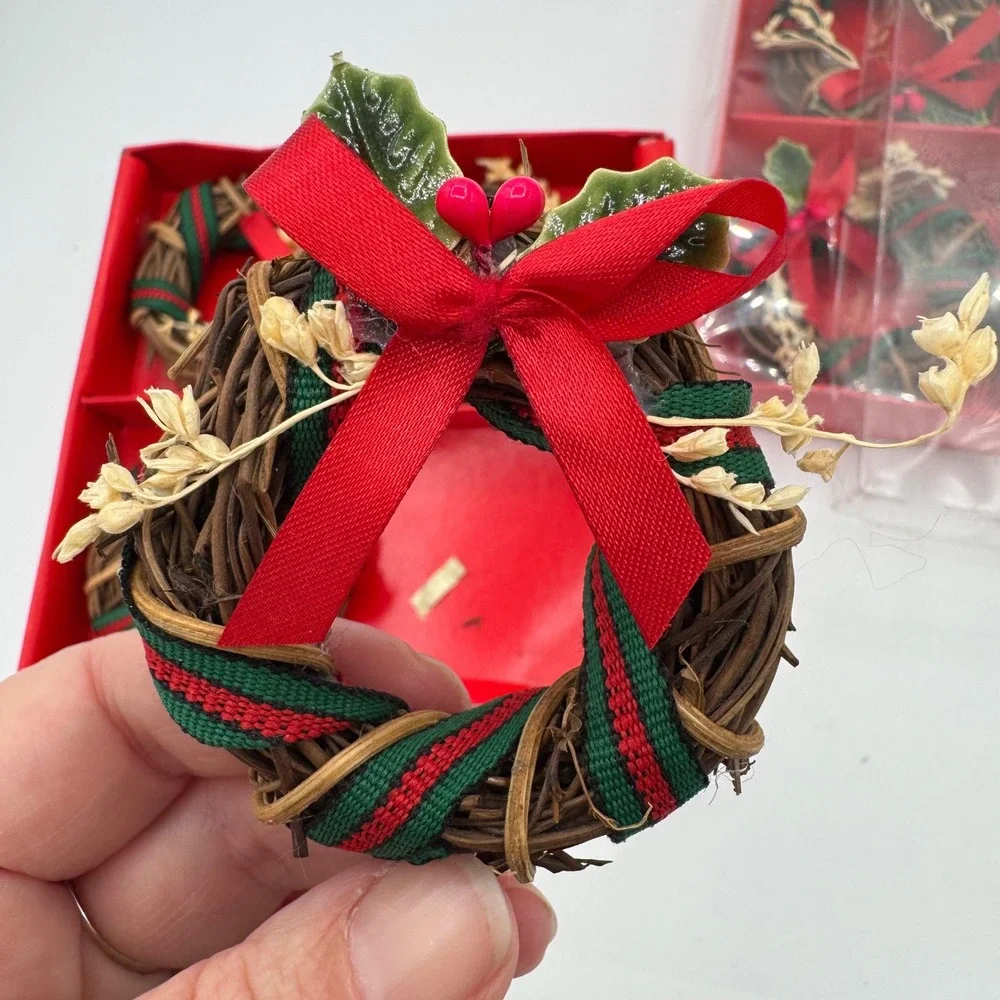 Vintage Bardwill Matters Christmas Wreath Napkin Rings Set of 8 Red Green Ribbon